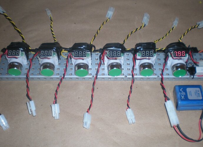 charging-station-6xLED-Jan2016.jpg